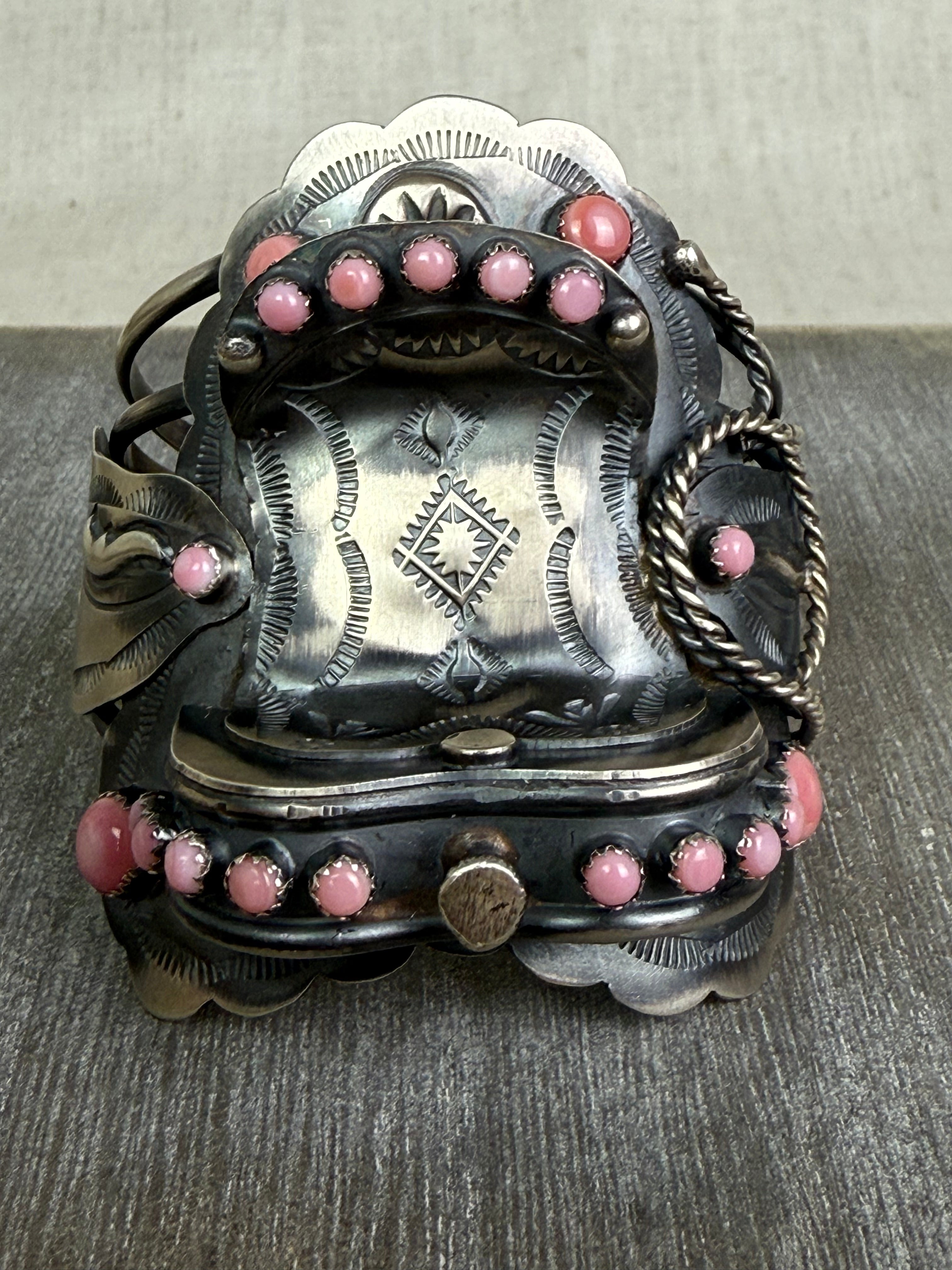 Tim Yazzie Pink Conch Saddle Cuff